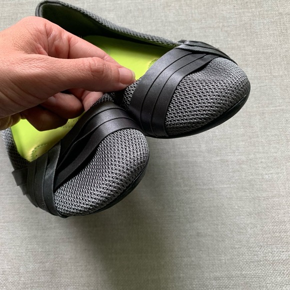 Dexflex Comfort Beccum Womens 7 1/2M Steel Grey Fabric w/ Folds at Toe, Flats - Picture 3 of 9